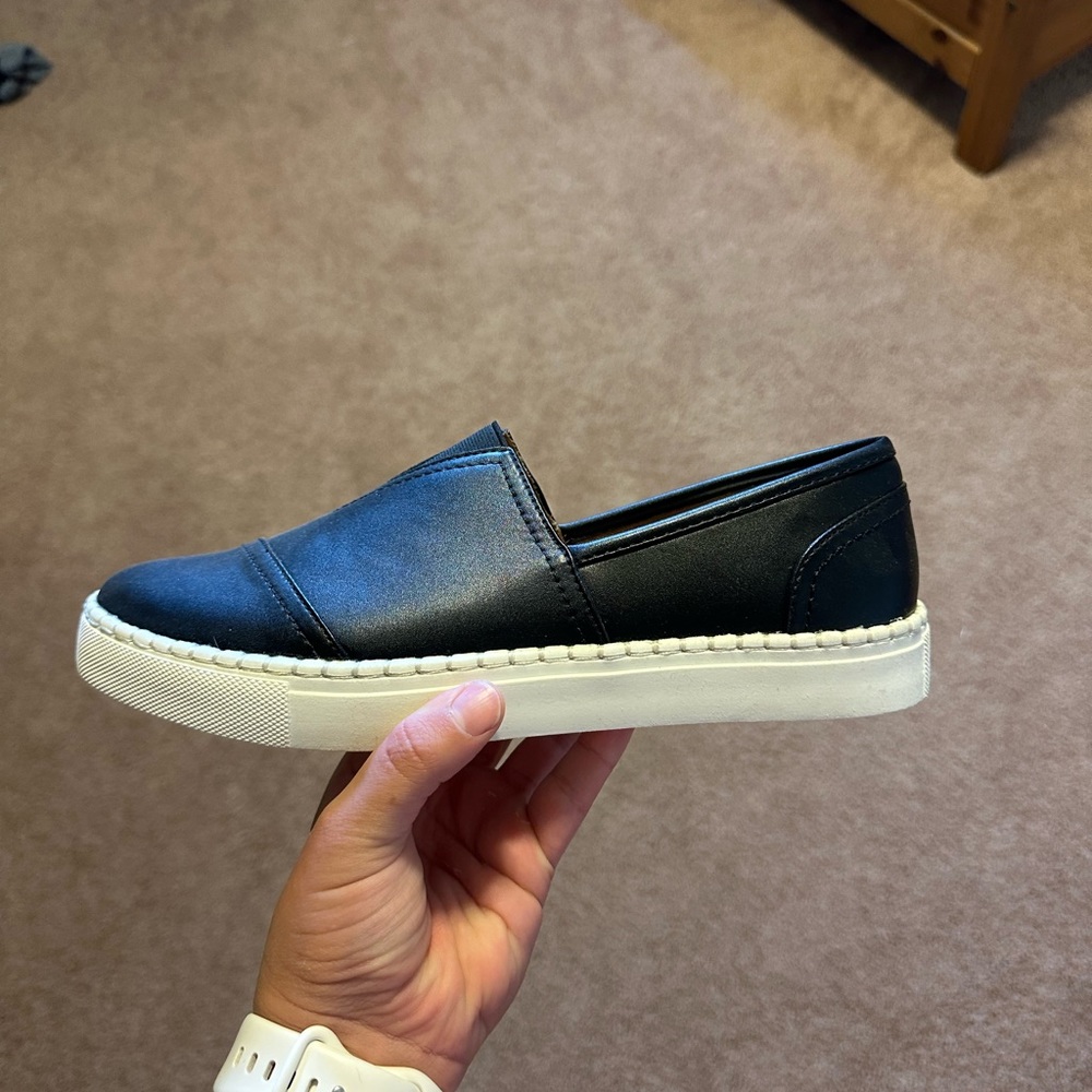 Black womens shoe